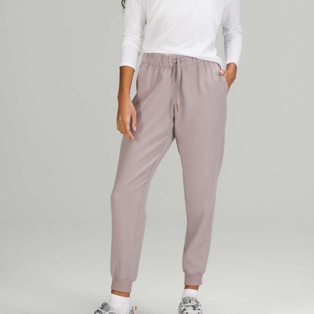 Lululemon On the Fly Jogger 28" Silverscreen
